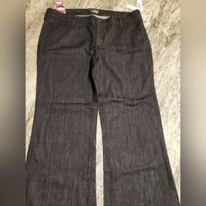 OLD Navy Flirt jeans 99% cotton 1%‎ spandex comfy and NWT.